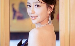 咬耳朵舞蹈视频